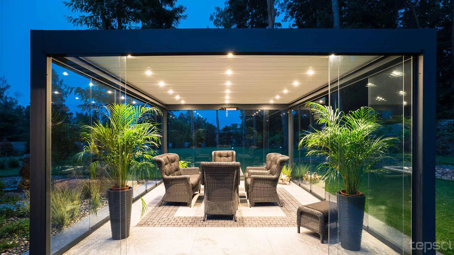 Pérgola bioclimática iluminada em Lisboa