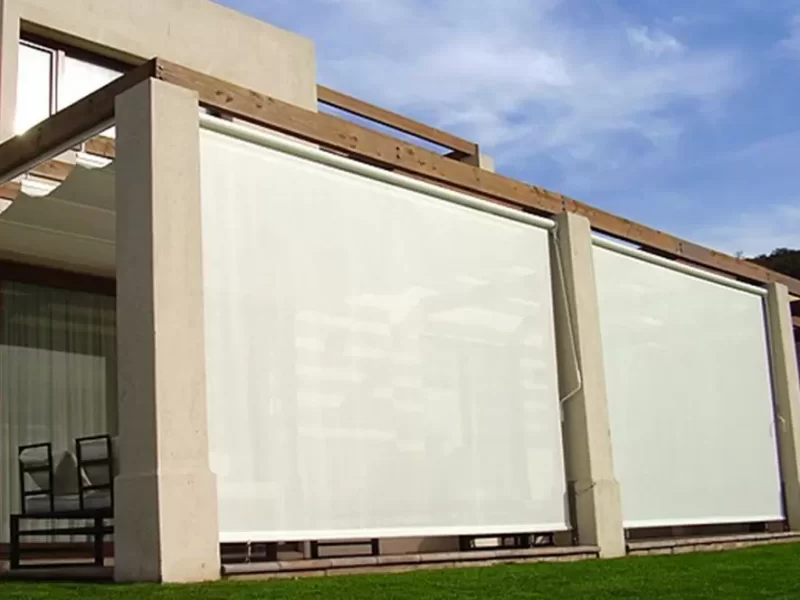 Toldo cortina em pérgola exterior
